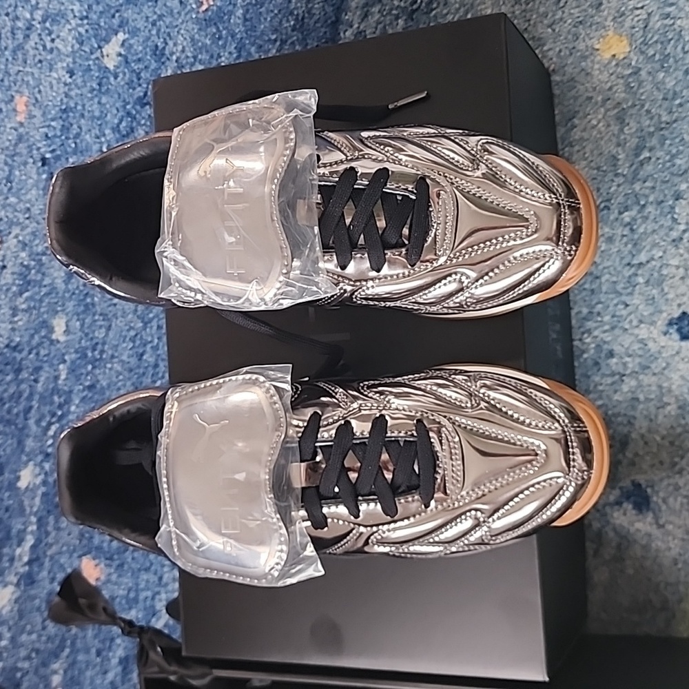 NIB PUMA x Fenty sneakers